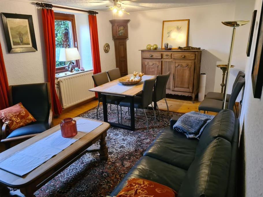 Haus Paesch Nahe See Mit Beheiztem Whirlpool/Sauna Бутгенбах Екстериор снимка